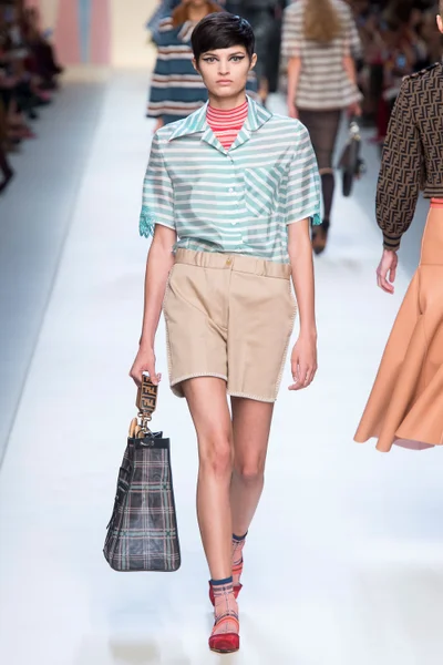 Look 11